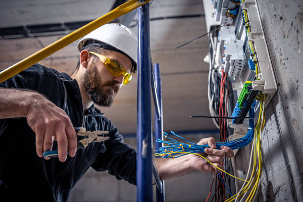 Best Affordable Emergency Electrician  in Lake City, IA